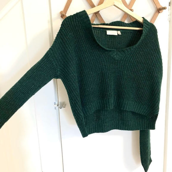 CLOTH. Dark Green Knit Crop - Picture 2 of 4